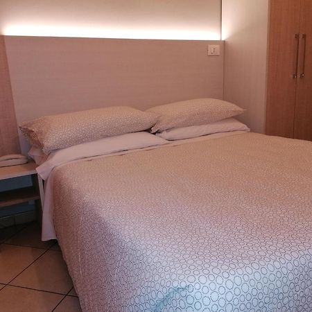 Hotel Andrea'S Ріміні Номер фото