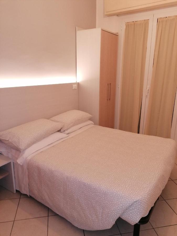 Hotel Andrea'S Ріміні Екстер'єр фото