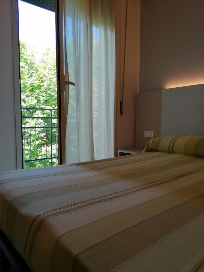 Hotel Andrea'S Ріміні Екстер'єр фото