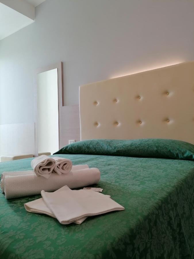 Hotel Andrea'S Ріміні Екстер'єр фото